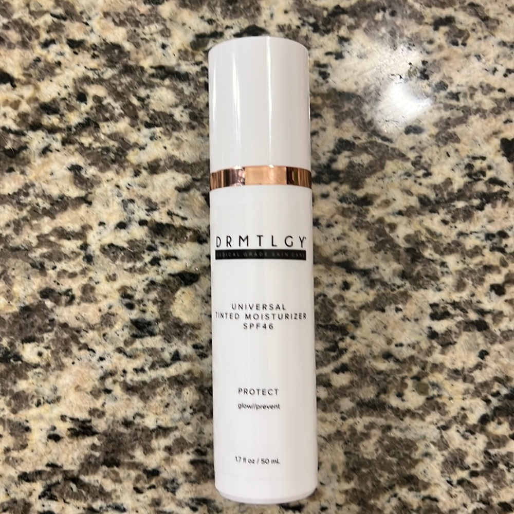DRMTLGY Universal Tinted Moisturizer